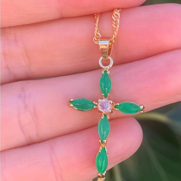 Jewelry - Jade Cross Pendant Necklace 18inch